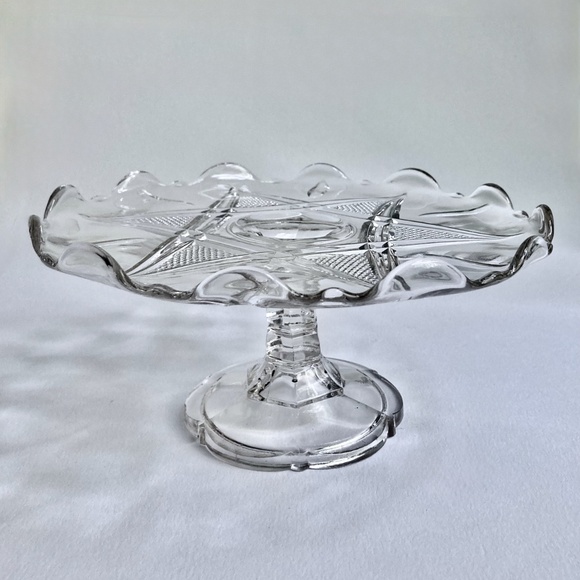 Vintage "Six Point Star" Clear Pressed Glass Fluted Pedestal Stand - Picture 11 of 11